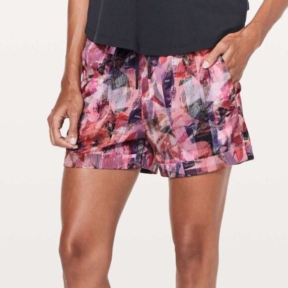 Lululemon Spring Break Away Short *4-way Stretch 3" Sun Dazed Multi Pink - Picture 7 of 7